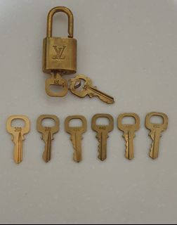 Authentic Louis Vuitton Lock and Keys Set #446 🔐 w/Box & Cover in
