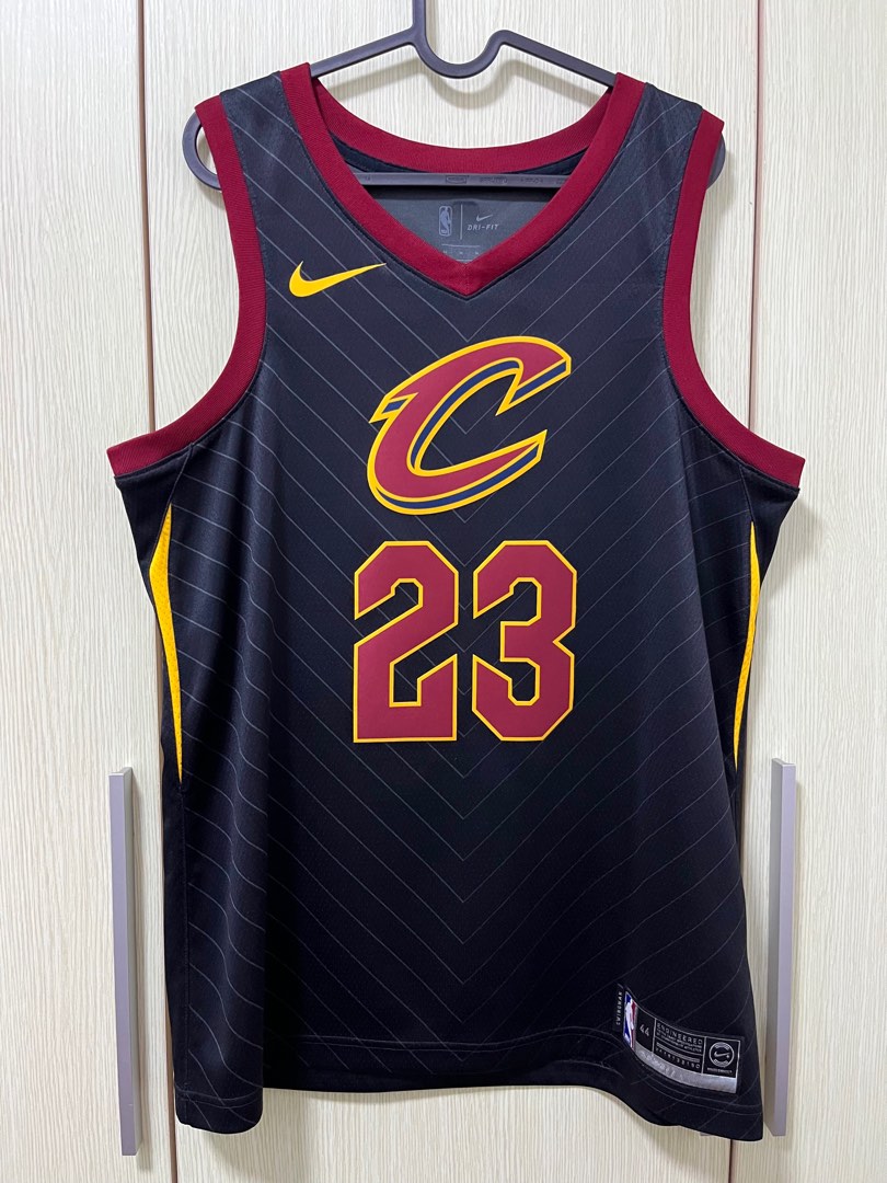 Lebron black store cavs jersey
