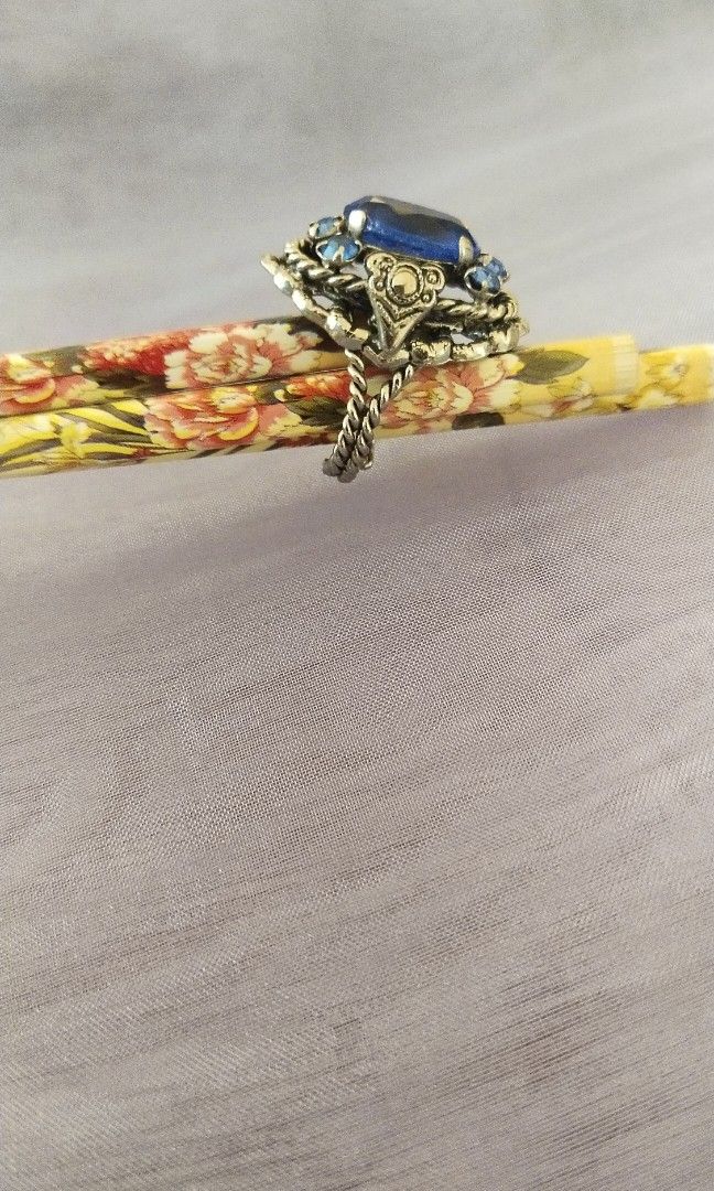 Authentic Rustic Blue Ring (Category: Rings) located in Subang Jaya. Submitted by wang2u (Listing ID 1231610986, Image 2). Description: •close to my heart personal collectable range •condition:9/10 • rustic Blue solitaire design •size (diameter): 2cm/.75 inch •Imported quality.