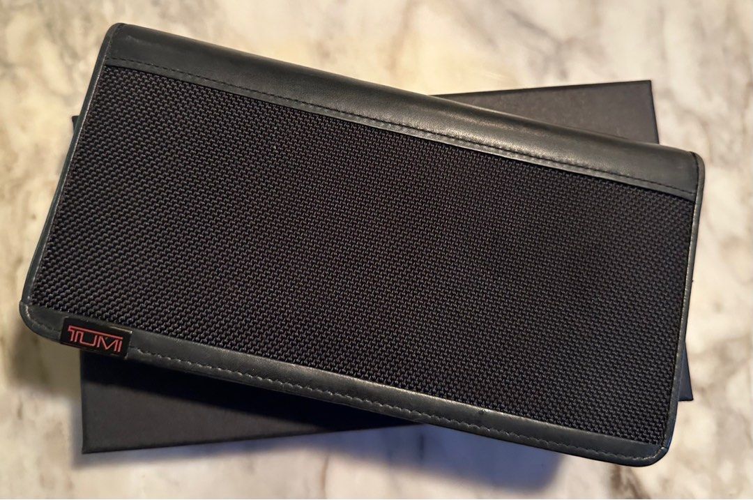 Tumi travel purse deals