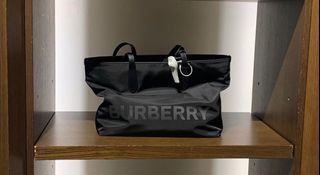 Bnew burberry tote nylon