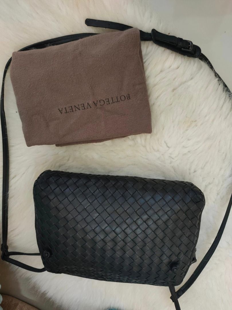 Sold at Auction: Bottega Veneta Nodini Intrecciato Cross-Body Bag