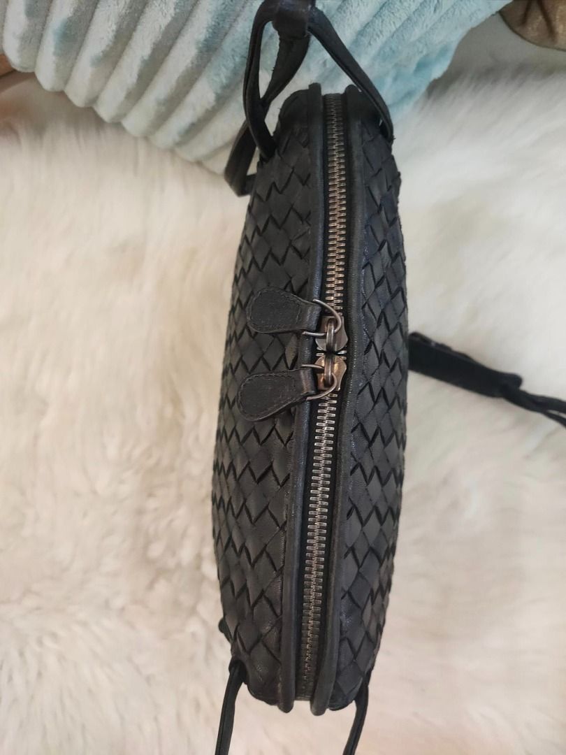 Bottega Veneta 'Double-Zip Nodini' Cross-body bag, Luxury, Bags & Wallets  on Carousell