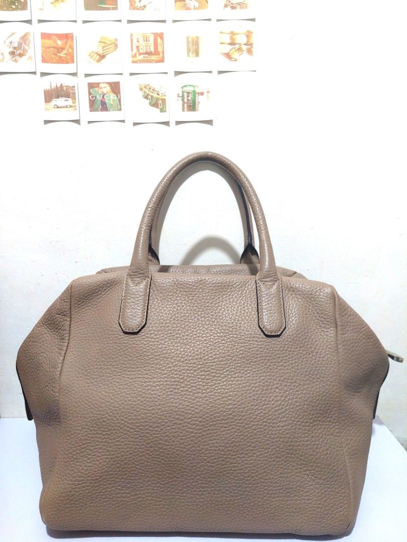Bruno Magli Nude (Category: Luxury Bags & Wallets) located in Makati City. Submitted by chic_n_geek_instyle (Listing ID 1234348834, Image 1). Description: .