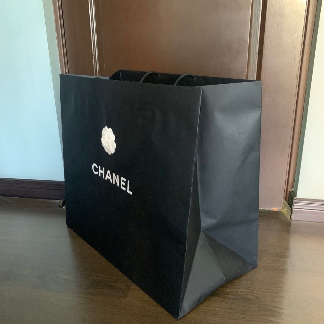 Chanel XXL Paperbag (Category: Luxury Accessories) located in Manila. Submitted by urbanwear (Listing ID 1234381605, Image 3). Description: XXL Size From Europe.