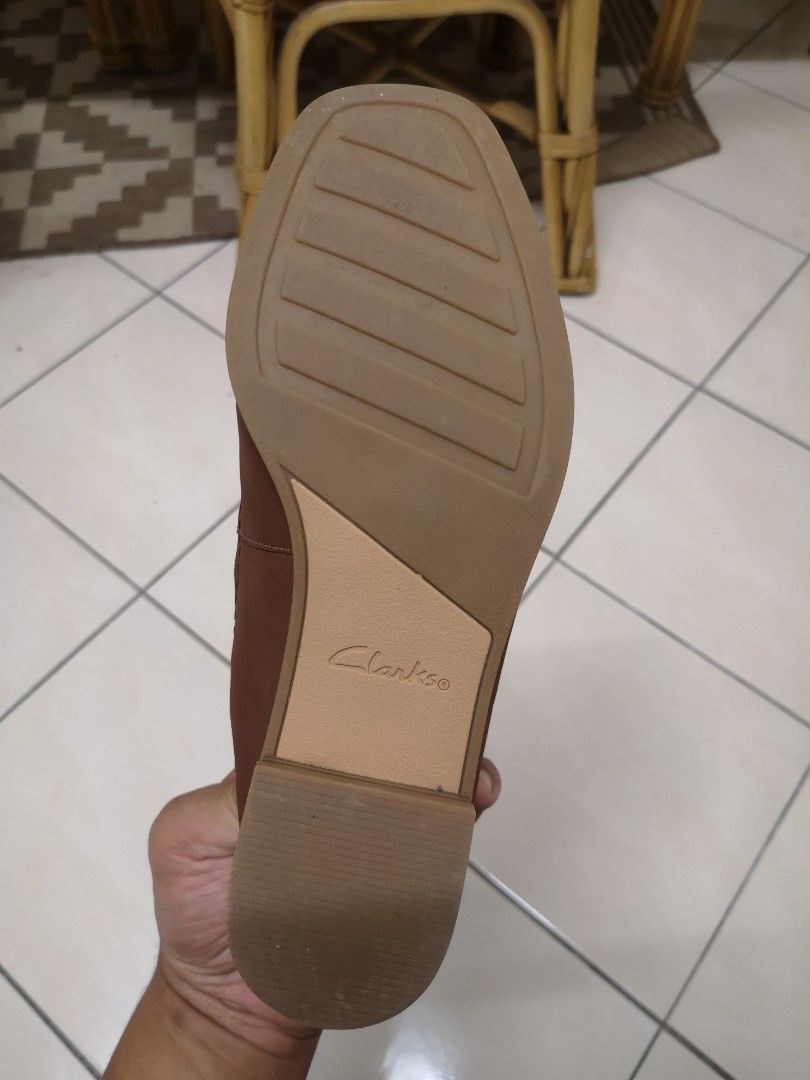Clarks Pure Hall, Women's Fashion, Footwear, Loafers on Carousell