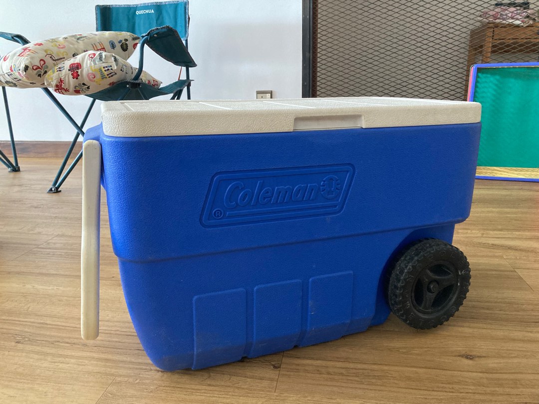 Coleman Cooler Box, Sports Equipment, Hiking & Camping on Carousell