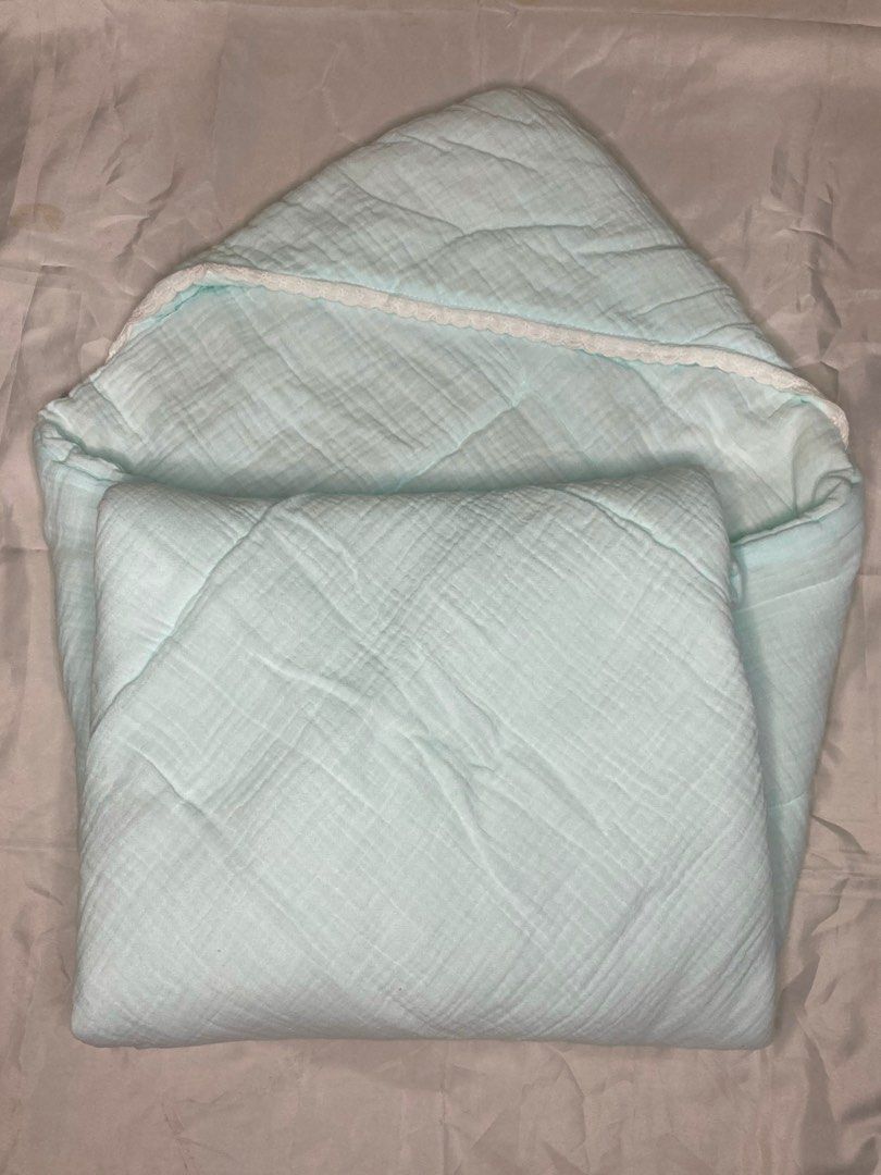 Comforter Receiving Blanket in Baby Blue (Category: Changing Mats & Accessories) located in Naga. Submitted by imasupergal (Listing ID 1234431850, Image 3). Description: MAKE READING A HABIT😊 Details: ▪️Approx measurements: 36” x 36” (square) ▪️Like New. washed and cleaned already. May maliit na stitch kasi nasabit ko pero hindi naman halata and super ganda nito parang muslim blanket and style and texture. Ready to use. ▪️Ganda nito, for travel 