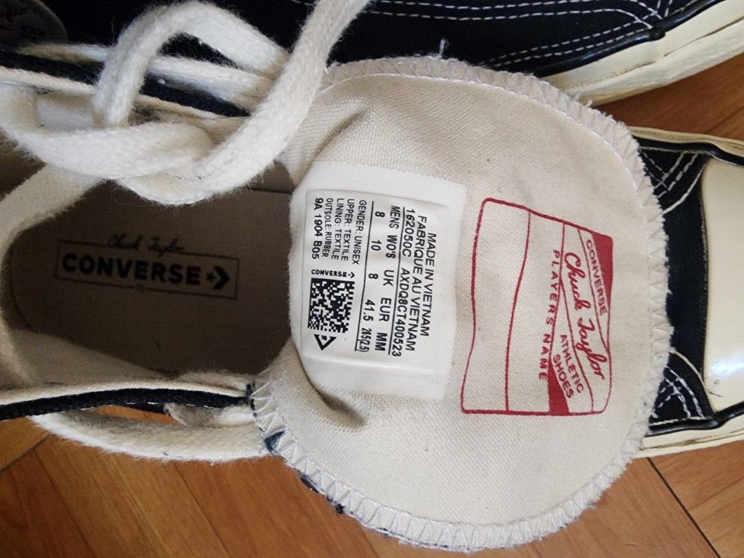 Converse （分類：便服鞋）位於 Hong Kong。 由 manyfoolhere 提交（商品編號 1234306149，圖片 3）。簡介： 真品！購自專門店，只穿過兩次，幾乎與新鞋一樣，布質仍然堅挺！ 半價轉讓 可面交可順豐。