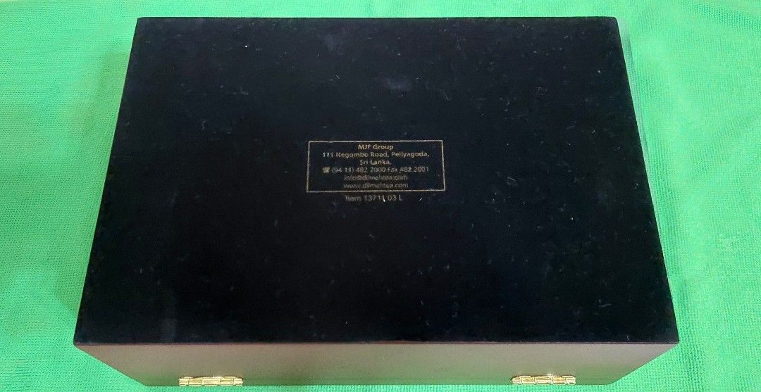 Dilmah Wooden Tea Presenter /Tea Display Chest, Furniture & Home Living