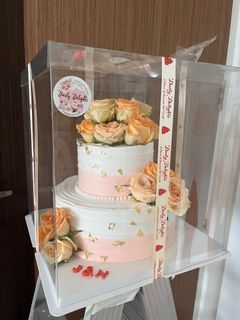 Eggless customised wedding cake