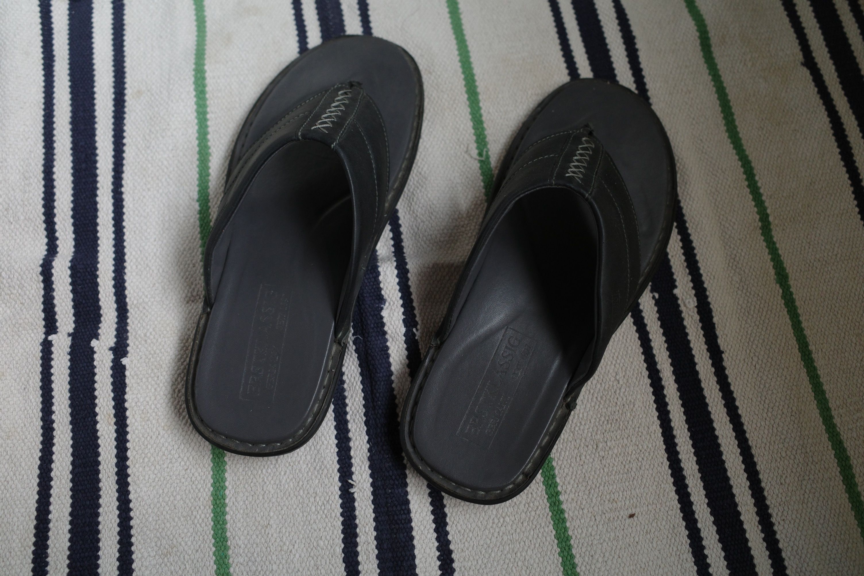 Men's black leather new arrivals flip flops