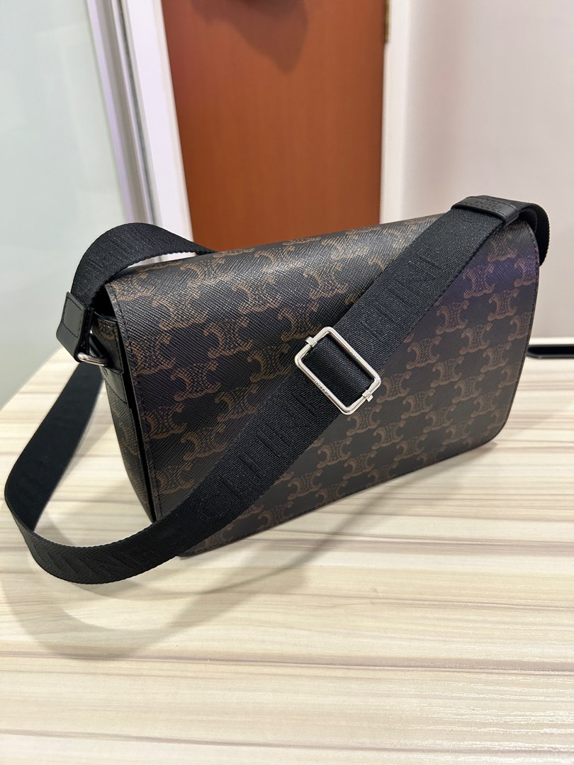 FLAP MESSENGER IN TRIOMPHE CANVAS AND CALFSKIN - BLACK
