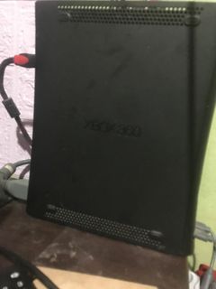 For Sale: XBox 360 JTag - 1tb HDD (Full of Games) with Free 2 Controllers