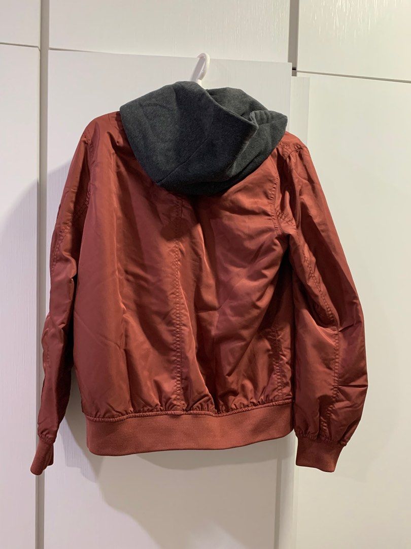 Red windbreaker outlet forever 21