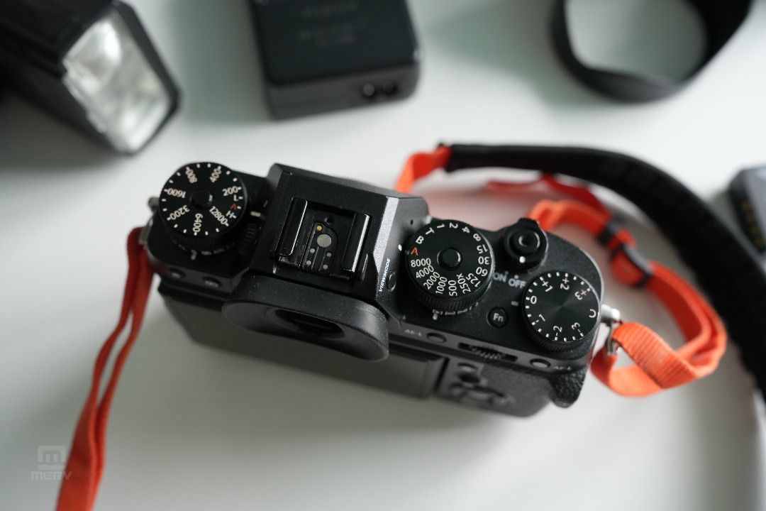 Fujifilm XT2 XT2 MIrrorless 4K Camera 3300 estimated shutter count