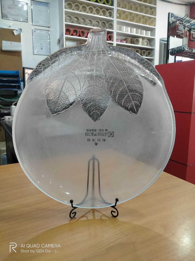 GLASS PLATE WITH DESIGN on Carousell