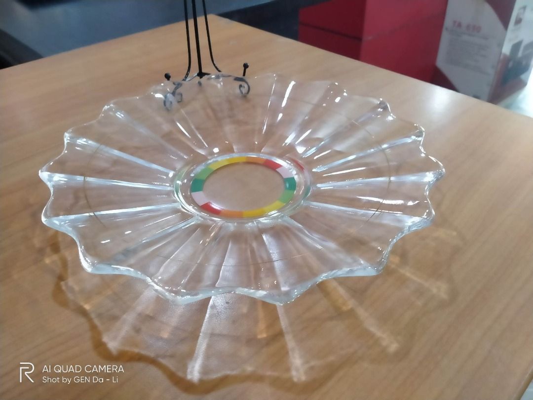 GLASS PLATE WITH DESIGN on Carousell