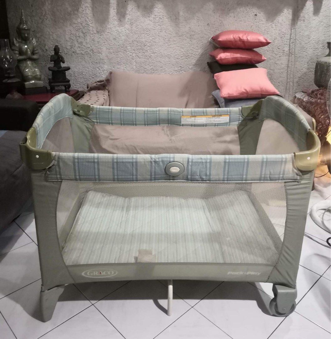 Graco top folding crib