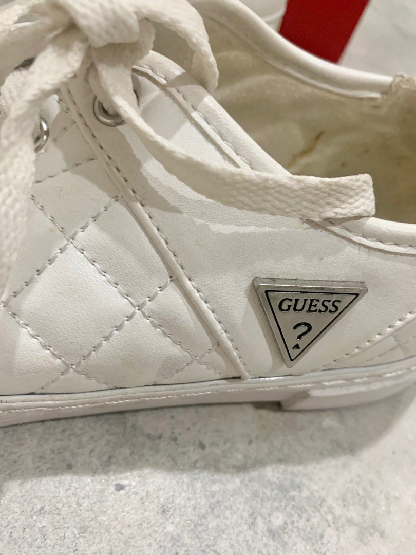 lugt Engager Centimeter GUESS SALE 🔥 GUESS SNEAKERS | GUESS SHOES IN WHITE | WHITE SNEAKERS |  WHITE SHOES, Women's Fashion, Footwear, Sneakers on Carousell