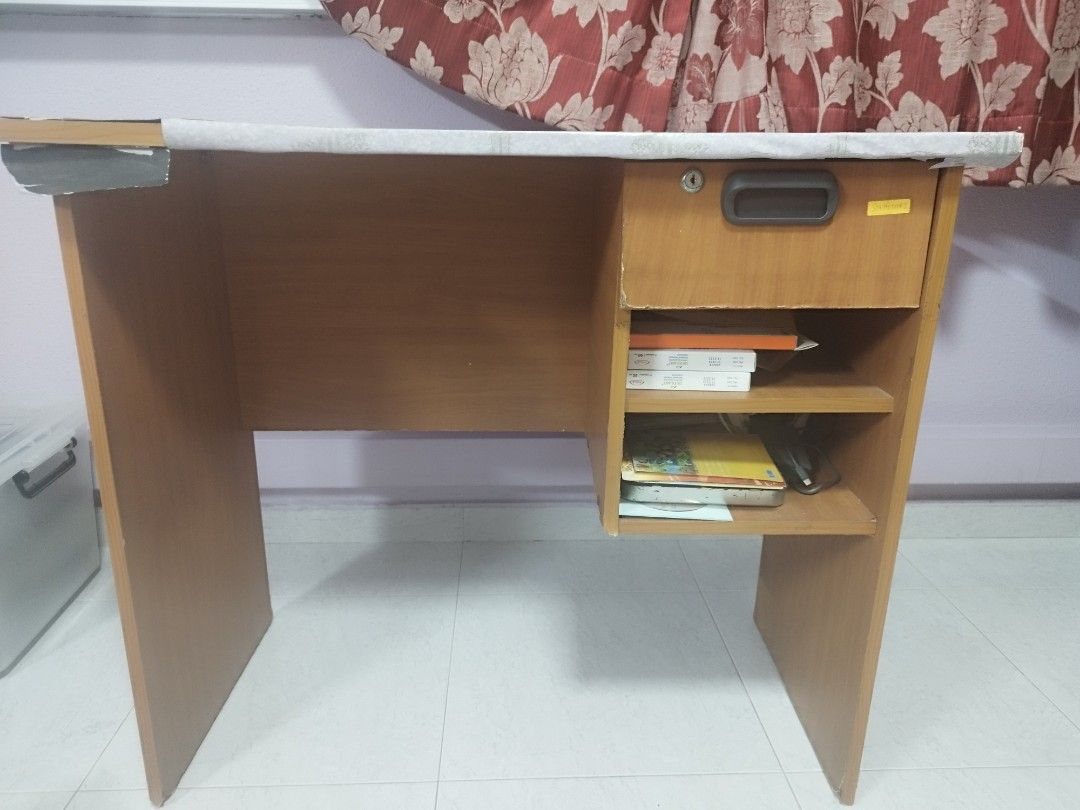 Table (Category: Tables & Sets) located in Singapore. Submitted by karthighakaif (Listing ID 1234396483, Image 3). Description: can remove the coversheet. Stapled with coversheet.