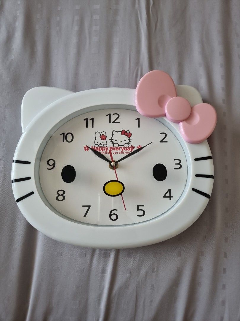 Hello Kitty Large Clock Hello kitty clock, Furniture & Home Living, Home Decor, Clocks on Carousell
