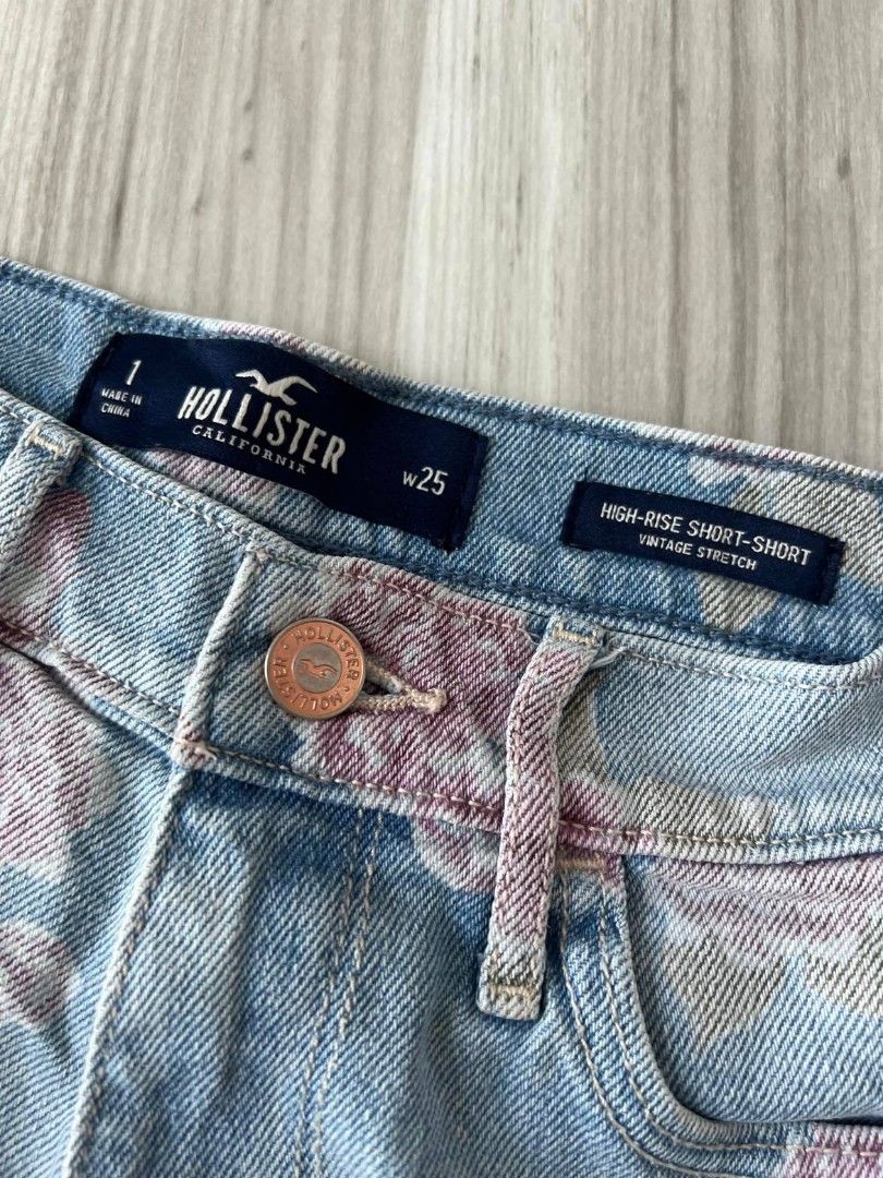 Hollister floral denim shorts blue pink rugged feminine fancy rose