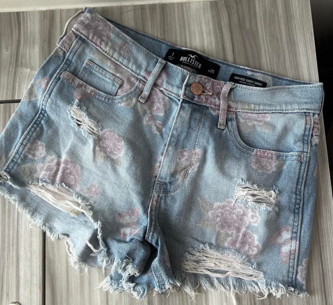 Hollister hot sale floral shorts