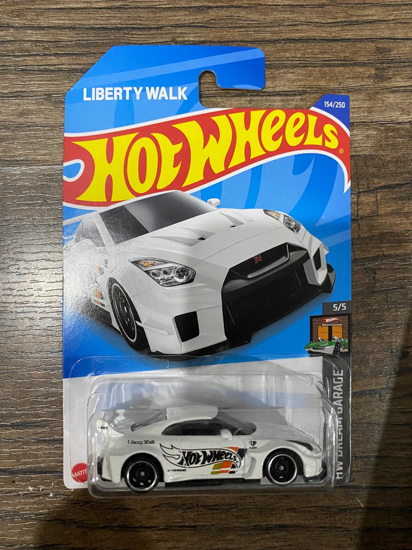 Hotwheels Nissan Gtr r35 Liberty Walk White, Hobbies & Toys, Toys ...