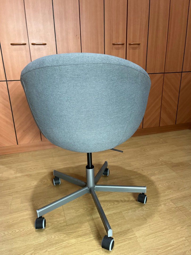 IKEA Skruvsta swivel chair, vissle grey, Furniture & Home Living