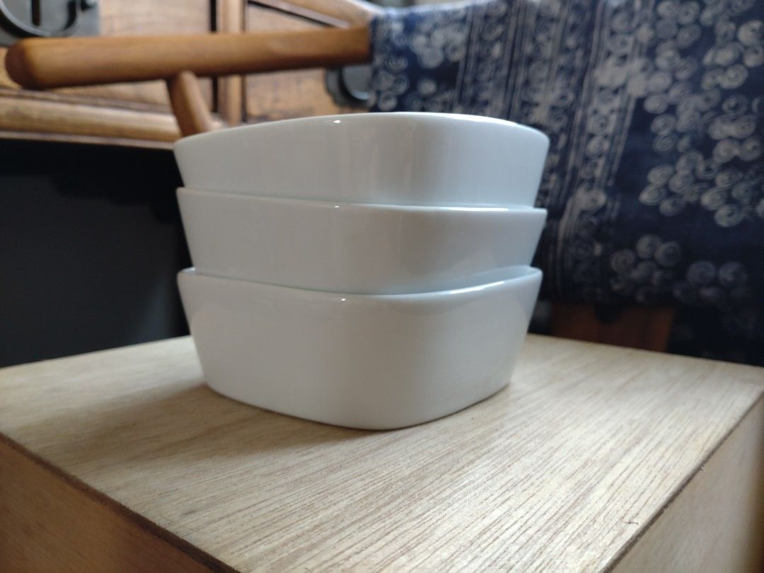 IKEA white sauce plate, Furniture & Home Living, Kitchenware