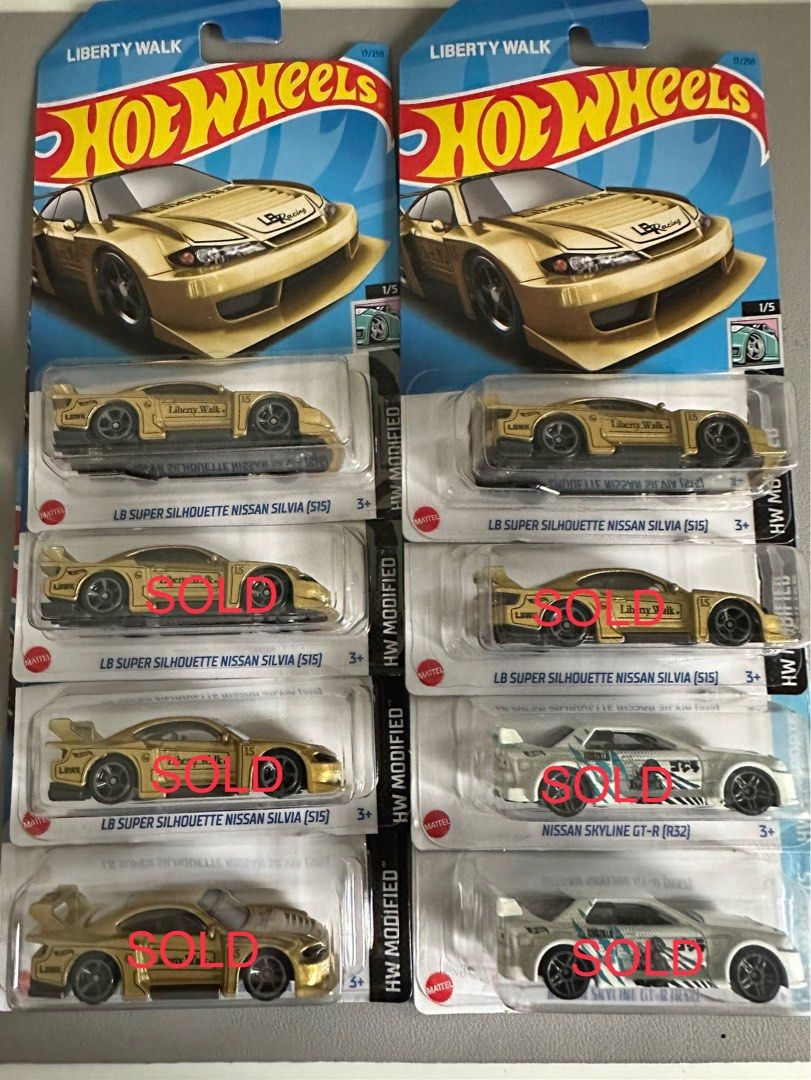 In Stock] Hot Wheels Hotwheels mainline LBWK S15 Gold | Nissan