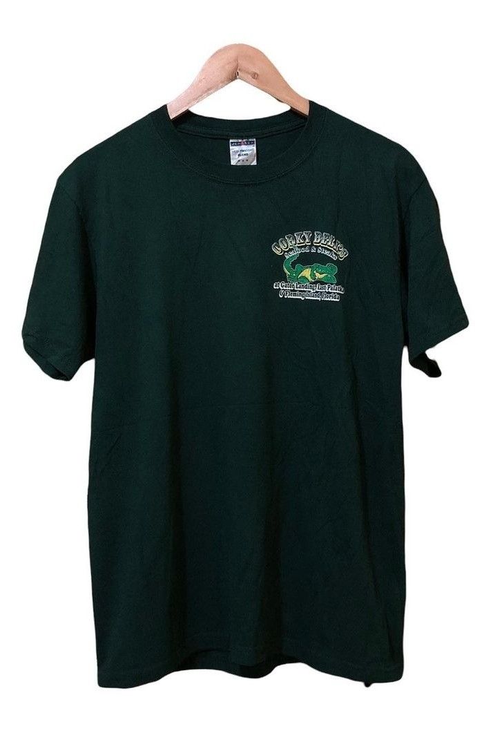 Jerzees Heavyweight Blend Shirt (Category: Tshirts & Polo Shirts ) located in San Fernando. Submitted by hapinuyir (Listing ID 1234179982, Image 1). Description: Measurements: 18.5 x 27 Decluttering and selling this heavyweight blend Jerzees shirt. Bought it at an ig shop and never got to wear it since the shirt is too small for me (check pics for dimensions) Has a super nice back print, shirt has no issues and looks brand new. No noticeable disc