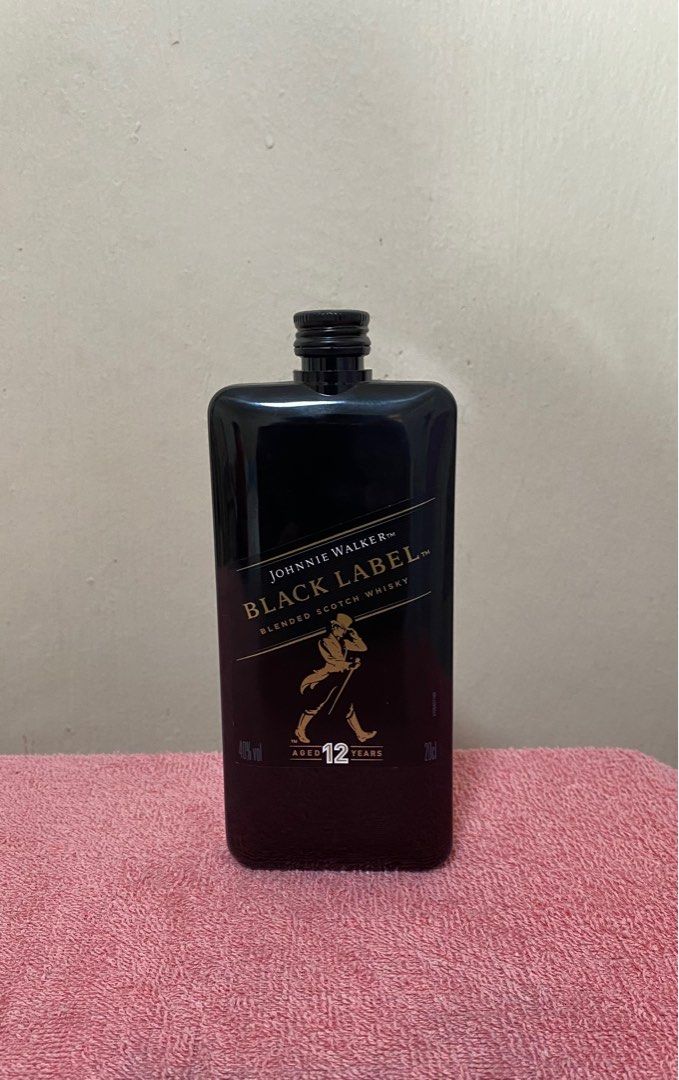 Johnnie Walker Black Label 200ml Food And Drinks Alcoholic Beverages On Carousell 3958