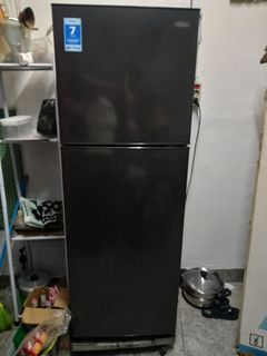 Kulkas 2 Pintu# aqua#hitam