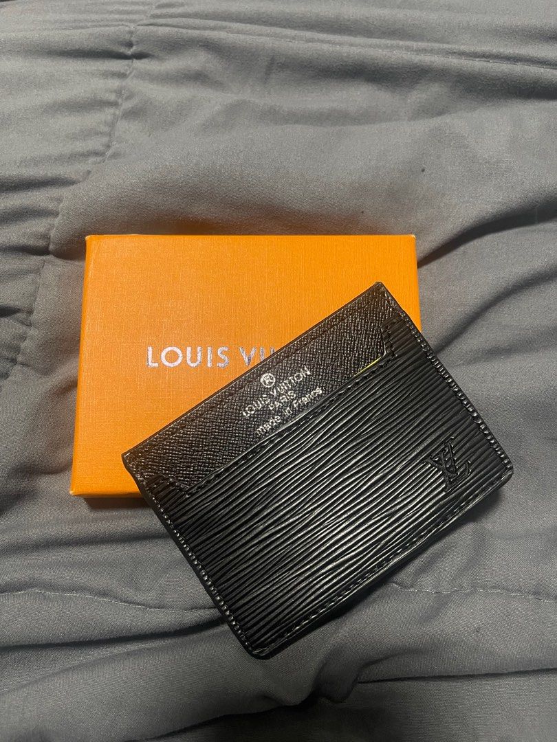 Louis Vuitton card holder on Carousell