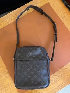 Authentic LOUIS VUITTON Taurillon Monogram s-lock Sling Bag M58487 Shoulder  b