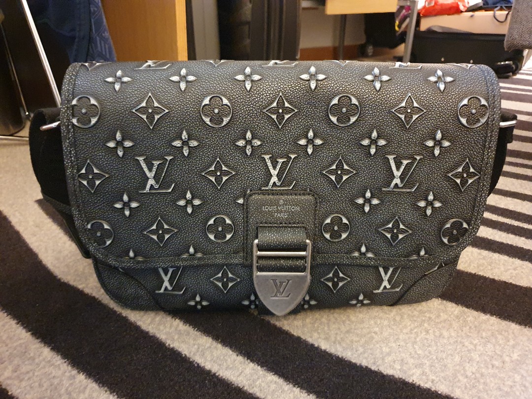 Louis Vuitton Archy Messenger PM bag – LMB352 - 1:1 replica bags designer  Handbags Online Store