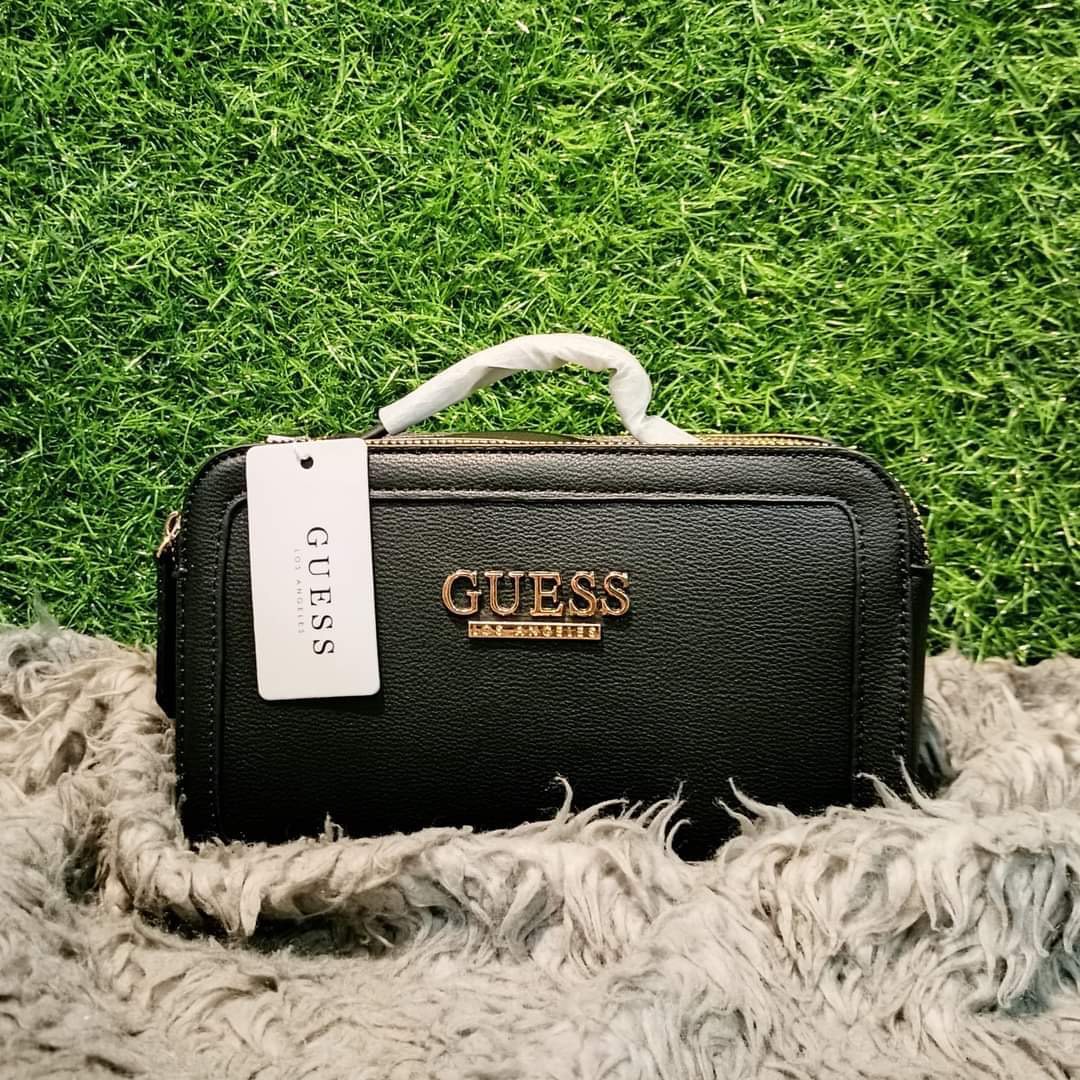 MALL PULL OUT Guess Sling Bag on Carousell