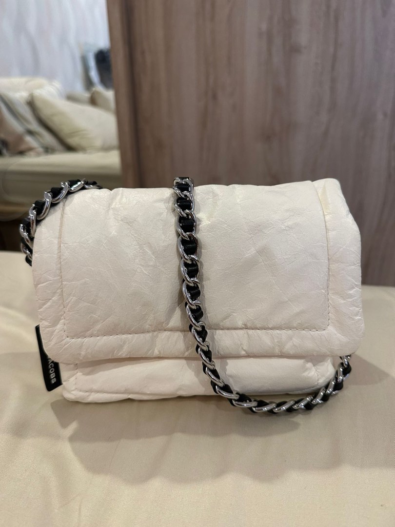 Marc jacobs 2025 pillow bag white