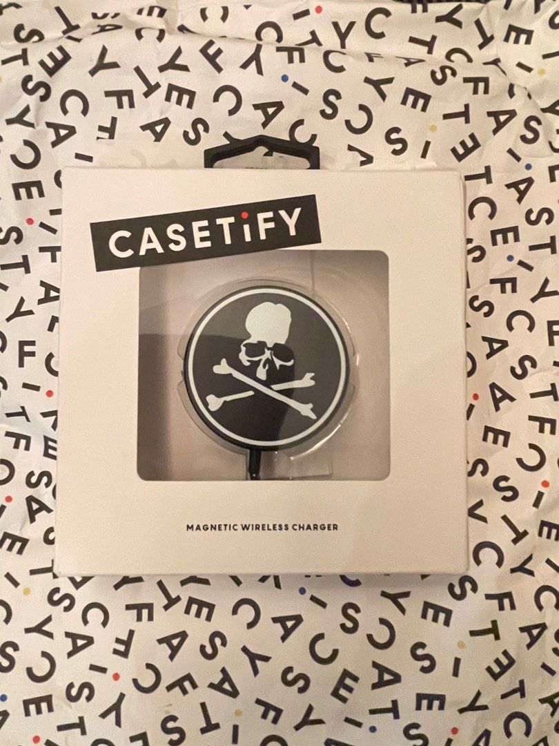 Mastermind World x CASETiFY wireless Charger, 手提電話, 電話及其他裝置配件