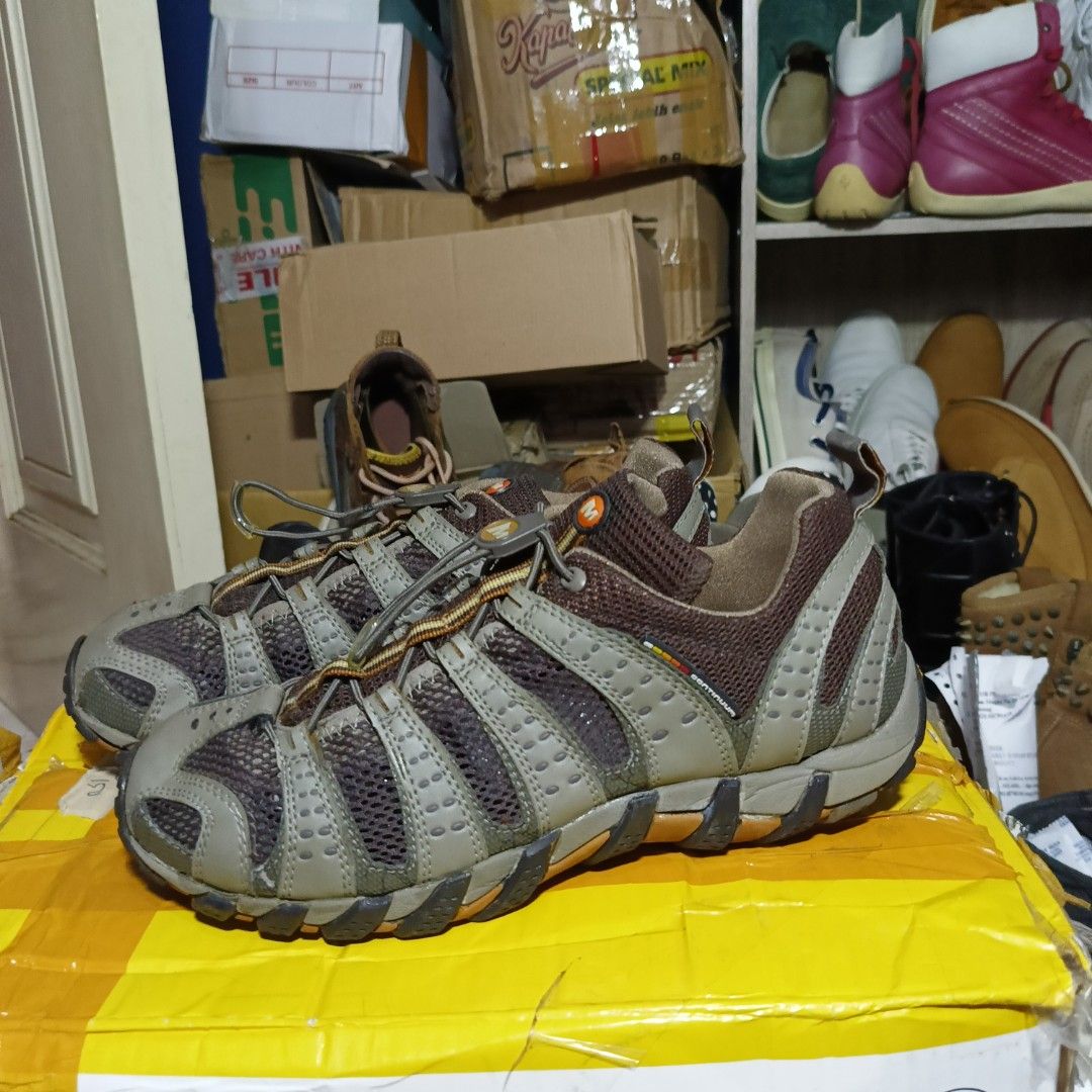 Merrell 41 5 Fesyen Pria Sepatu Sneakers di Carousell