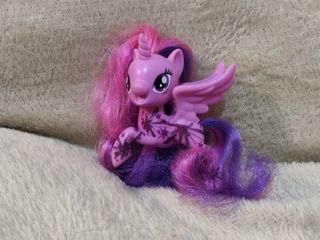 (Category: ) located in . Submitted by leoj_grey (Listing ID 1234280859, Image 1). Description: .