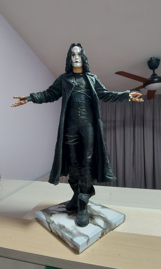 The crow figure 18 hot sale inch