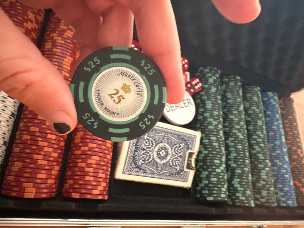 ‼️Negotiable‼️ Vegas Poker Set (Monte Carlo), Hobbies & Toys, Memorabilia & Collectibles