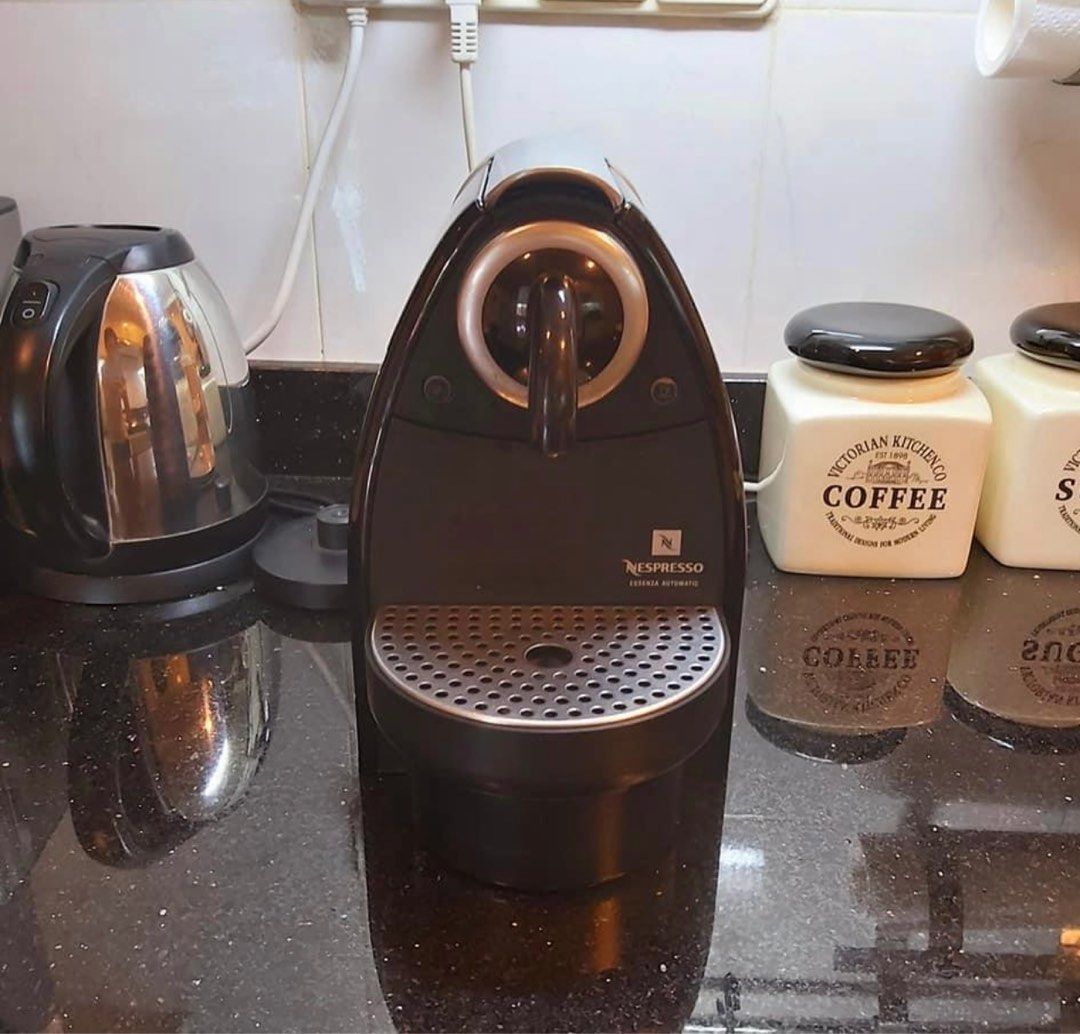 Nespresso Inissia + Aeroccino, TV & Home Appliances, Kitchen Appliances,  Coffee Machines & Makers on Carousell