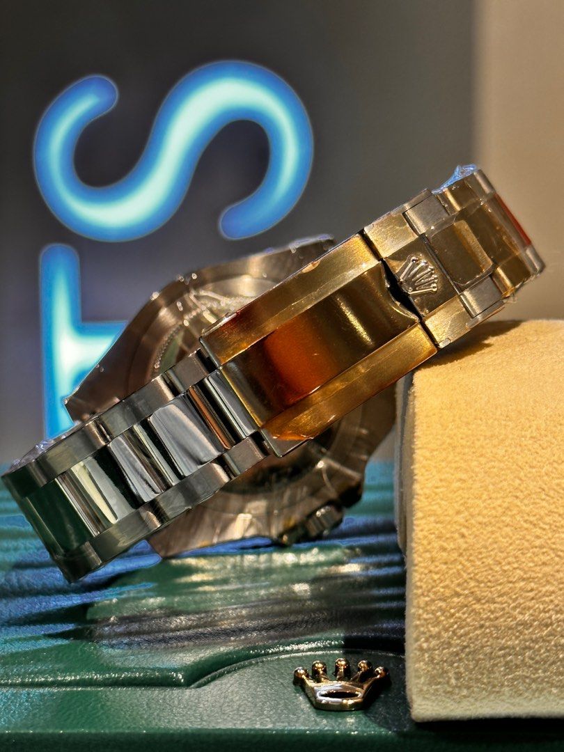 Rolex green best sale hand
