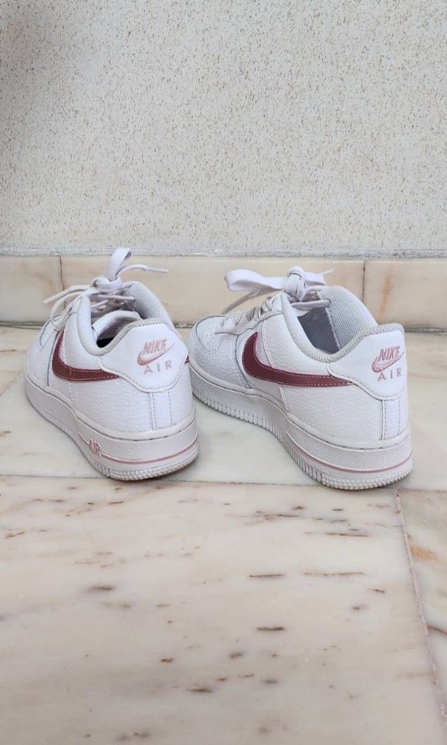 Nike Air Force 1 White w Pink Nike Logo