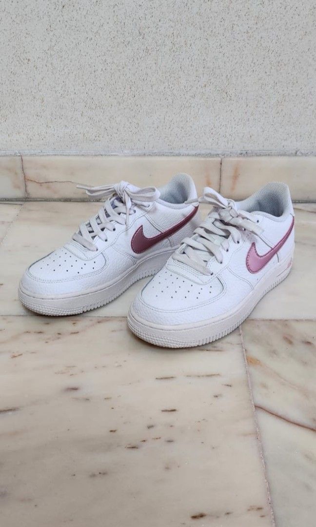 Nike Air Force 1 White w Pink Nike Logo