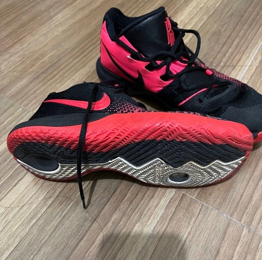 Nike Kyrie Basketball Shoes, Men's Fashion, Footwear, Sneakers on Carousell